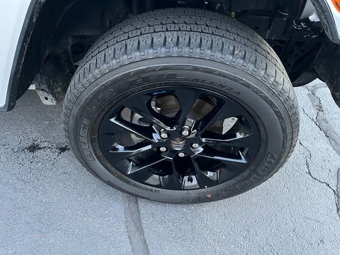 Used 2023 Jeep Wrangler Sahara image 13