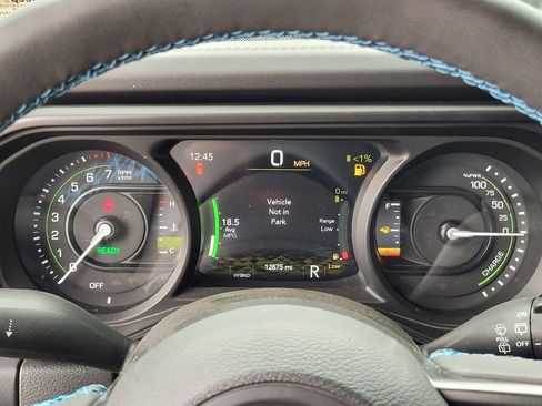 Used 2025 Jeep Wrangler Unlimited Rubicon 4xe w/ Convenience Group AWD/4WD image 22