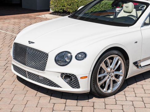 Used 2022 Bentley Continental GT image 23