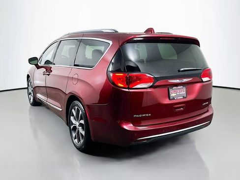 Used 2018 Chrysler Pacifica Limited w/ Tire & Wheel Group image 8