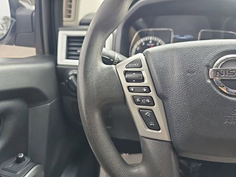 Used 2017 Nissan Titan SV image 20