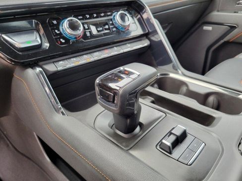 Used 2024 GMC Sierra 1500 AT4 w/ Technology Package image 18