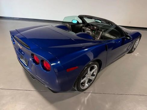 Used 2006 Chevrolet Corvette Convertible w/ Preferred Equipment Group RWD image 32