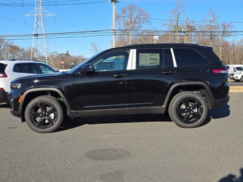 New 2025 Jeep Grand Cherokee Limited image 9