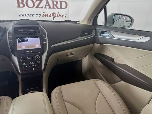 Used 2017 Lincoln MKC Premiere image 27