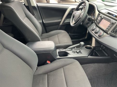 Used 2015 Toyota RAV4 LE image 11