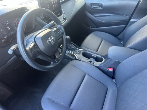 Used 2025 Toyota Corolla LE image 9