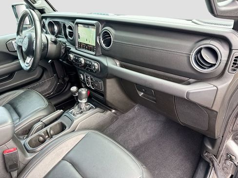 Used 2023 Jeep Wrangler Unlimited Sahara w/ Cold Weather Group AWD/4WD image 33