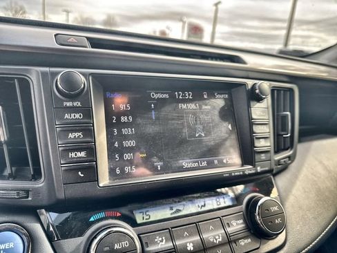 Used 2018 Toyota RAV4 Limited image 24