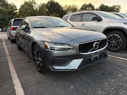 Used 2020 Volvo S60 T6 Momentum w/ Premium Package