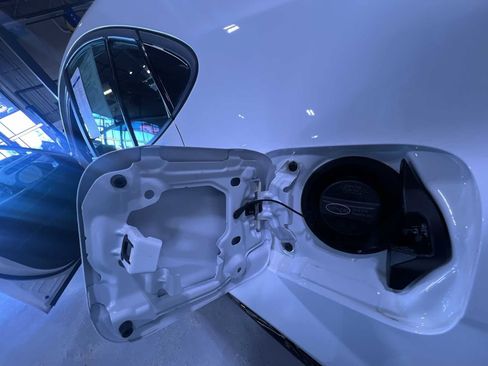 Used 2025 Toyota Camry SE image 38