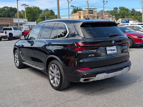 Used 2025 BMW X5 xDrive50e AWD/4WD image 3