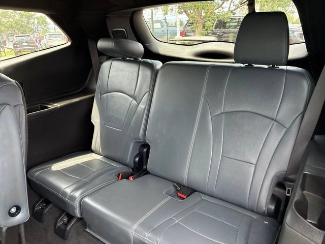 Used 2024 Buick Enclave Premium AWD/4WD image 16