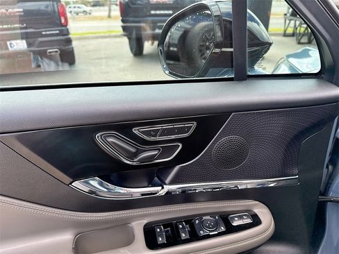 Used 2023 Lincoln Corsair FWD image 9