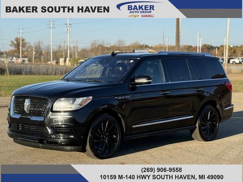 Used 2020 Lincoln Navigator Reserve image 1