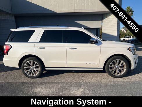 Used 2018 Ford Expedition Platinum RWD image 2