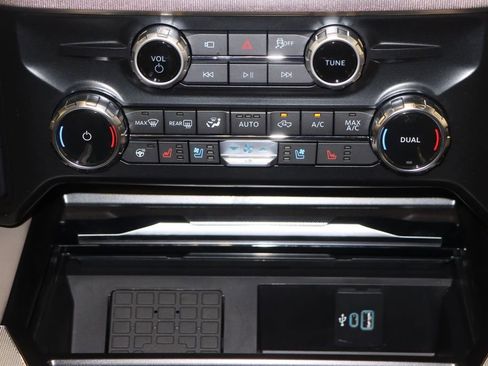New 2026 Ford F450 Platinum w/ Platinum Plus Package AWD/4WD image 28