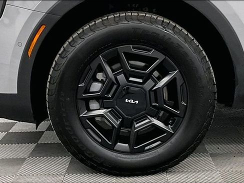 Used 2024 Kia Sorento SX Prestige image 9