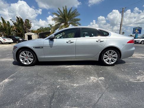 Used 2018 Jaguar XF Premium RWD image 9