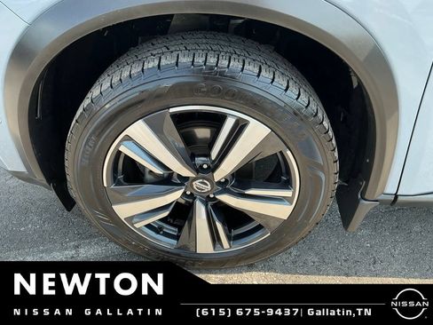 Used 2021 Nissan Rogue Platinum FWD image 43