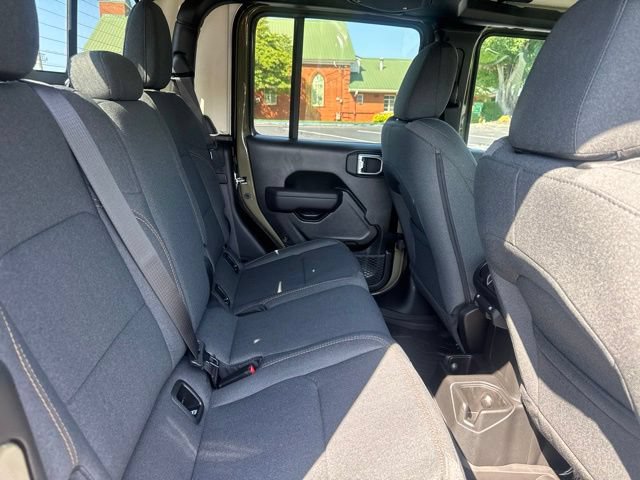 New 2026 Jeep Gladiator Sport AWD/4WD image 11