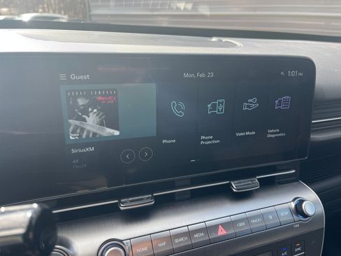 Used 2025 Hyundai Kona SEL image 17