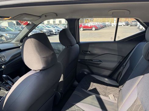Used 2019 Nissan Kicks FWD image 19