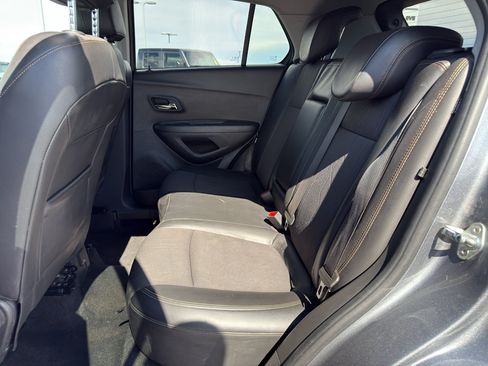 Used 2019 Chevrolet Trax LT w/ LT Convenience Package AWD/4WD image 9