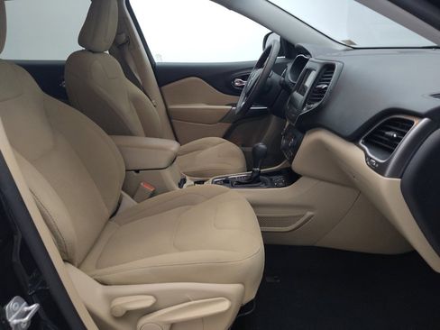 Used 2020 Jeep Cherokee Latitude FWD image 21