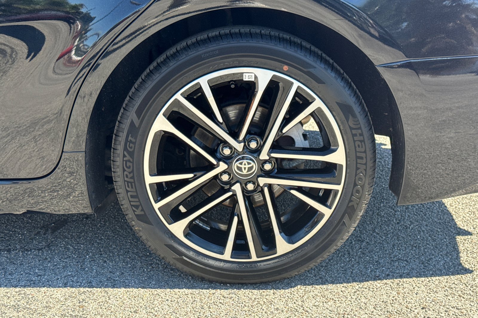Used 2020 Toyota Camry SE FWD image 26