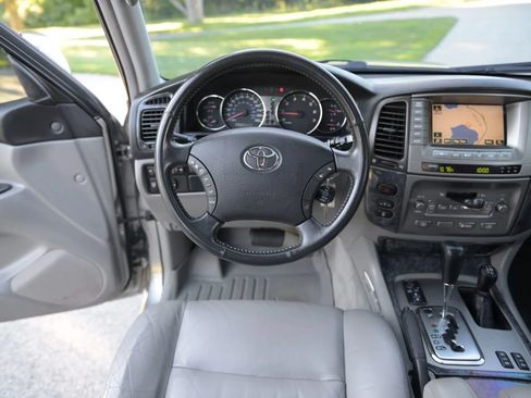 Used 2007 Toyota Land Cruiser AWD/4WD image 77