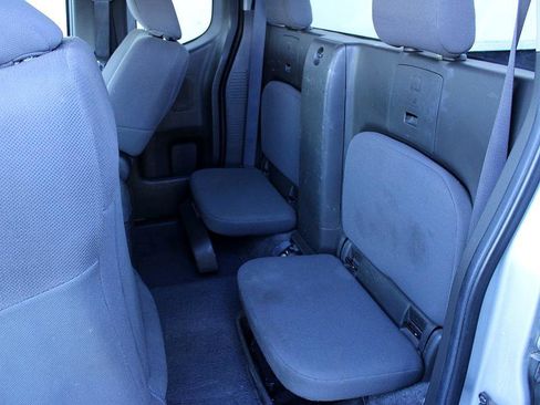 Used 2013 Nissan Frontier S image 10