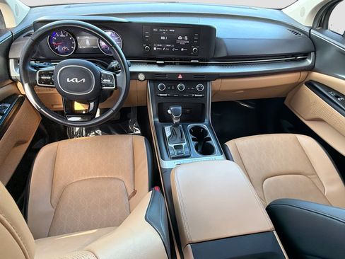 Used 2023 Kia Carnival LX image 15