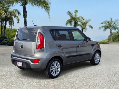 Used 2013 Kia Soul + image 4