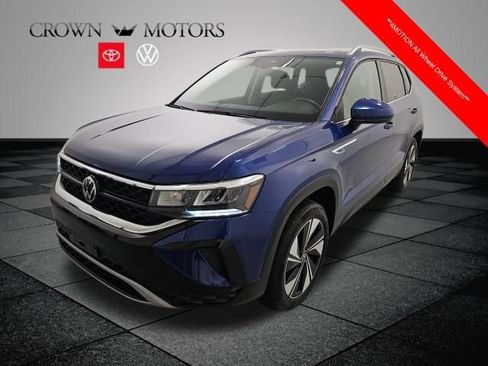 Used 2024 Volkswagen Taos SE AWD/4WD image 3