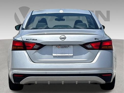 Used 2024 Nissan Altima 2.5 SV FWD image 19