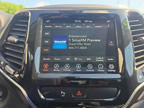 Used 2020 Jeep Cherokee Limited AWD/4WD image 28