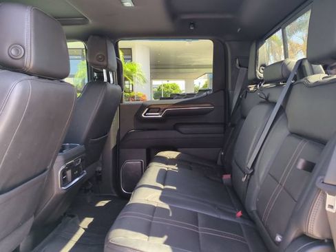 Used 2023 Chevrolet Silverado 1500 High Country w/ High Country Premium Package AWD/4WD image 16