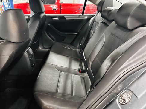 Used 2013 Volkswagen Jetta TDI image 8