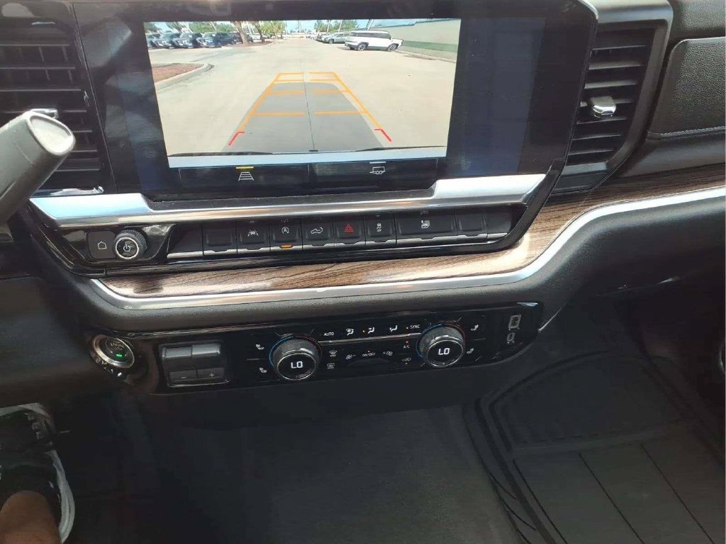 Used 2025 Chevrolet Silverado 1500 LT RWD image 14