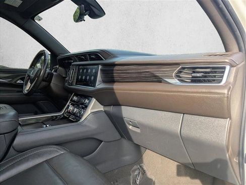 Used 2021 GMC Yukon XL Denali w/ Denali Ultimate Package image 29