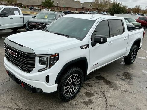 Used 2024 GMC Sierra 1500 AT4 w/ Technology Package image 5