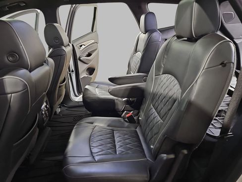 Certified 2022 Buick Enclave Avenir w/ Avenir Technology Package image 19