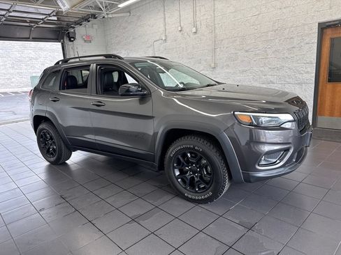 Used 2022 Jeep Cherokee Latitude AWD/4WD image 1