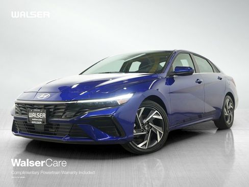 Used 2025 Hyundai Elantra SEL image 1