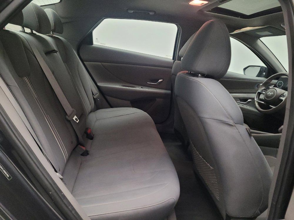 Used 2022 Hyundai Elantra SEL w/ Convenience + Premium Package FWD image 19