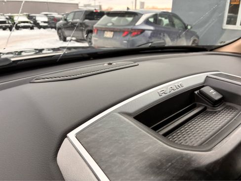 Used 2019 RAM 1500 Big Horn image 27