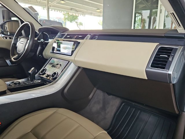 Used 2018 Land Rover Range Rover Sport SE AWD/4WD image 30