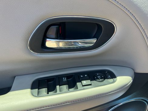 Used 2017 Honda HR-V EX-L image 11