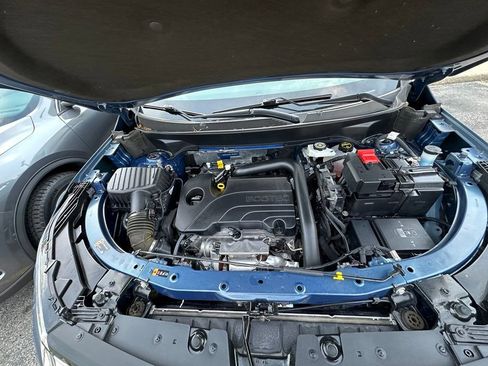 Used 2025 Chevrolet Equinox LT w/ Safety and Technology Package FWD image 30